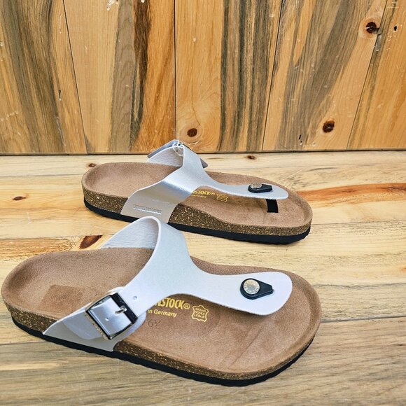 Birkenstock Gizeh  Silver Metallic Sandals NWT!  Size EU 39 US 9 - Picture 5 of 7